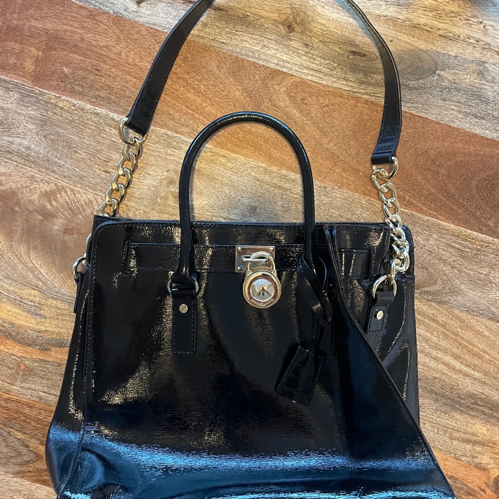 Michael Kors Black Tote With Gold Chain - large saffiano